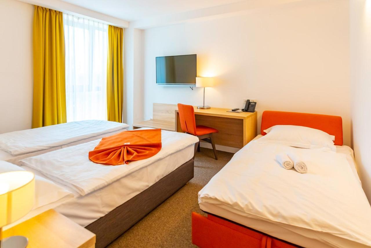 Hotel Park Superior 3* Čakovec Extérieur photo