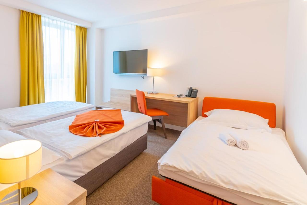 Hotel Park Superior 3* Čakovec Extérieur photo